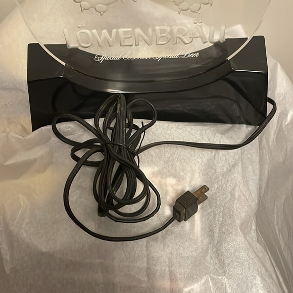 VTG LOWENBRAU LIGHT DARK SPECIAL BEER LIGHTED ACRYLIC LUCITE 12" BEER SIGN WORKS - Picture 3 of 5